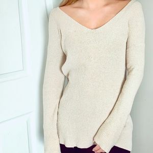 Aritzia (Wilfred) Tan sweater in Small